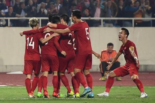 Tuyển Việt Nam được hứa thưởng tiền tỷ sau trận thắng UAE