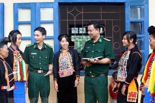 TRÁNH THU HÚT, ĐÃI NGỘ 'NHẦM' CÁN BỘ