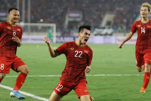 Tiến Linh nói gì sau cú 'đại bác tầm xa' tung lưới UAE?