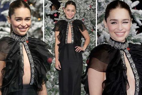 'Mẹ rồng' Emilia Clarke mặc đầm hở ngực không nội y ra mắt phim 'Last Christmas'