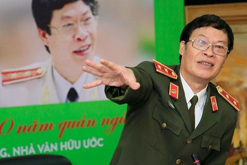 Nhà văn Hữu Ước: Nhiều ngôi sao xin hát đêm thơ nhạc họa của tôi!