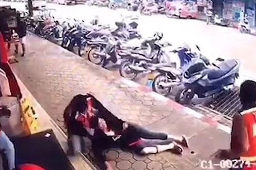 Bị dây điện rơi trúng, người phụ nữ thoát chết tựa phép màu