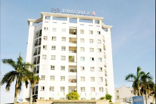 Cháy xe dưới tầng hầm chung cư Vinaconex 9 ở TP Vinh, người dân tháo chạy trong đêm