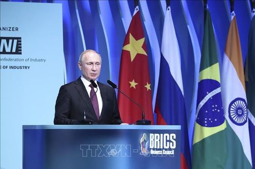 Tổng thống Vladimir Putin nêu lý do kinh tế Nga tránh được suy thoái