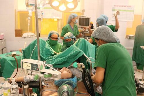 Phá thai cứu bệnh nhân chửa trứng 4 tháng