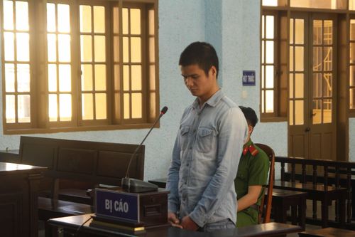 Gia Lai: Dùng dao cắt cổ đồng nghiệp, lãnh án 10 năm tù