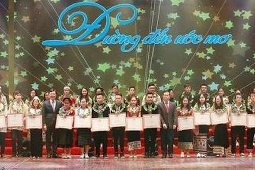 Phú Thọ có 4 học sinh dân tộc thiểu số tiêu biểu được tuyên dương