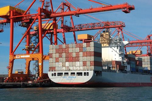 Tiềm ẩn nguy cơ Việt Nam là nơi trung chuyển hàng tránh thuế, giả mạo xuất xứ Việt Nam
