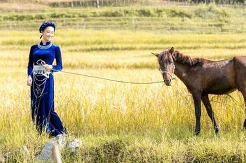 Hoa hậu Lương Thùy Linh trong vai thiếu nữ Tày giới thiệu vẻ đẹp Cao Bằng