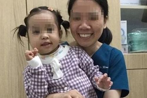 Điều trị thành công cho bệnh nhi 4 tuổi bị u quái hỗn hợp vùng mặt