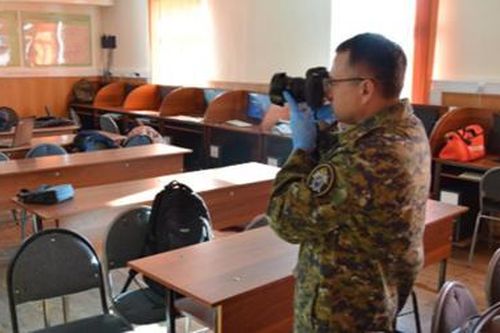 Nam sinh viên 19 tuổi bắn chết bạn học ngay trong trường rồi tự sát