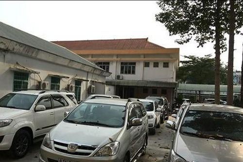 2 kẻ lừa đảo thuê hàng chục ô tô rồi đem cầm lấy tiền ăn chơi