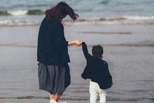 18 tuổi, tôi quyết định làm mẹ đơn thân