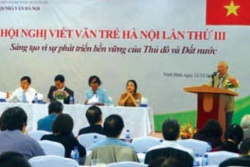 Nhà văn trẻ cần xác định rõ giá trị của mình