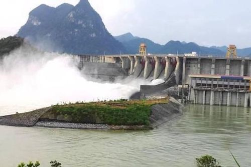 Lo an toàn vùng hạ du, 29 hồ chứa phải xả tràn phòng chống lũ