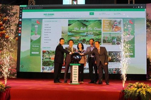 Khai mạc Hội chợ cam và các sản phẩm nông sản tiêu biểu Hà Giang