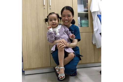 Phẫu thuật thành công cho bệnh nhi mắc u quái hỗn hợp