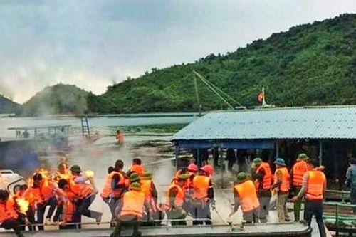 Chủ tịch UBND xã cùng cán bộ đoàn cưỡng chế bị ném 'bom' xăng