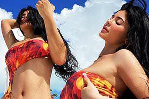 Cô út tỉ phú Kylie Jenner tung ảnh bikini 'đốn tim' các chàng trai