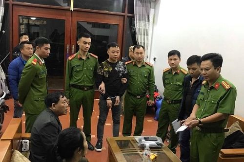 Lạng Sơn: Bắt đối tượng buôn lậu 30 tấn chân giò lợn