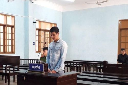Mâu thuẫn trong lúc chơi bida, 9x dùng dao cắt cổ bạn cùng phòng