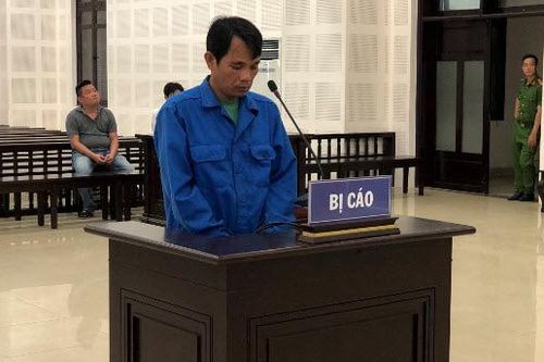 Đâm người từ mâu thuẫn do mang nhầm đôi dép