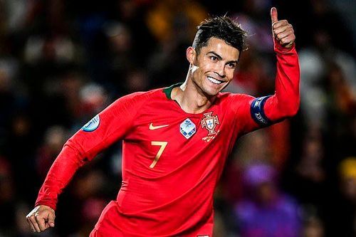 Ronaldo lập hat-trick, Bồ Đào Nha vẫn phải chờ