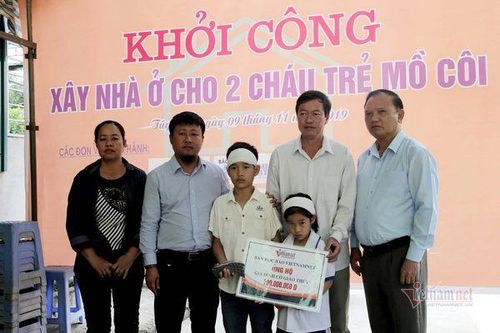 VietNamNet trao 190 triệu đến gia đình cô giáo Hà Tĩnh tử nạn