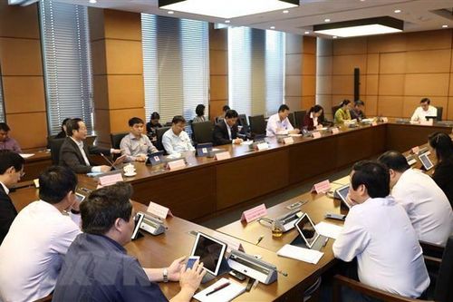 Bảo đảm quyền tự do đầu tư kinh doanh của người dân và doanh nghiệp