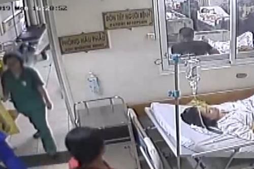 Nam bệnh nhân hành hung điều đưỡng tại bệnh viện Việt Đức