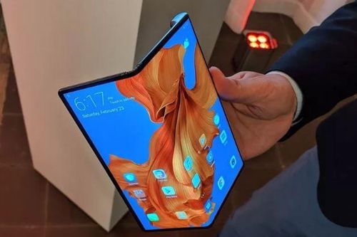 Điện thoại gập Huawei Mate X chính thức lên kệ vào ngày hôm nay