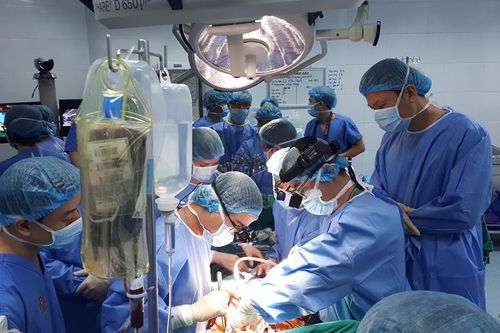Nén đau thương hoàn thành tâm nguyện hiến tạng cho chồng