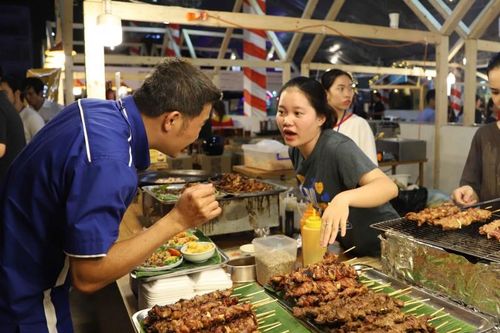 Nhiều món ăn khiến thực khách 'hết hồn' tại Liên hoan ẩm thực quốc tế