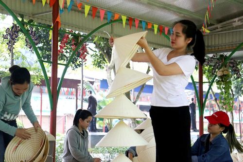 Tôn vinh tín ngưỡng thờ Mẫu và Hội làng Việt Cổ