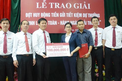 Agribank Tuyên Quang trao giải chương trình tiết kiệm dự thưởng