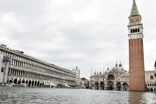 Venice kêu cứu vì thủy triều cao bất thường