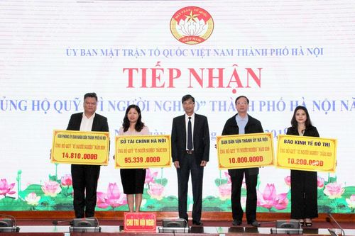 Tiếp nhận hơn 200 triệu đồng ủng hộ Quỹ 'Vì người nghèo' TP Hà Nội