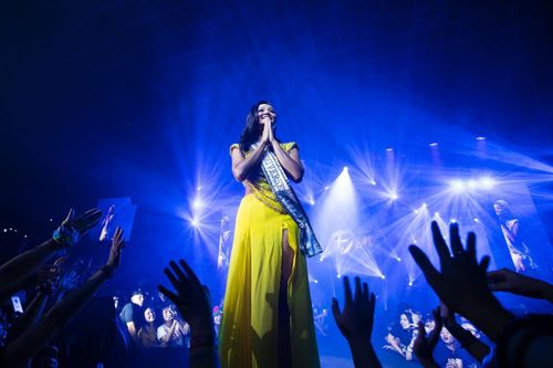 Hoa hậu H'Hen Niê xuất hiện trong live show của Đen