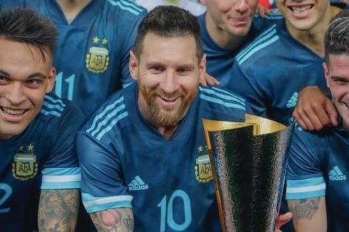 Messi bị chế giễu vì giành danh hiệu vô nghĩa cùng Argentina
