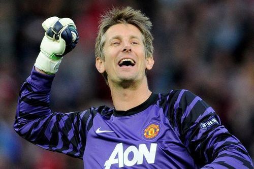 Man Utd hết cơ hội đón huyền thoại Van der Sar