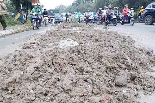 Nhức nhối tình trạng đổ trộm rác thải tại TP Hà Nội