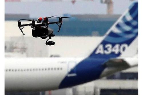 Nơm nớp lo flycam uy hiếp sân bay