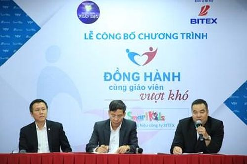 Phát sóng chương trình 'Đồng hành cùng giáo viên vượt khó'