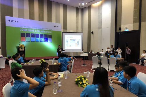 Học sinh THCS tham gia sáng tạo cùng công nghệ cảm biến MESH