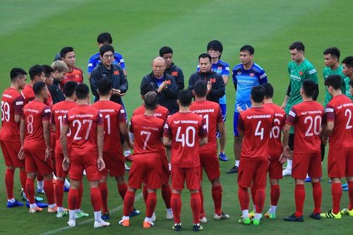 Nhận diện điểm khác biệt của hàng thủ tuyển Việt Nam và Thái Lan