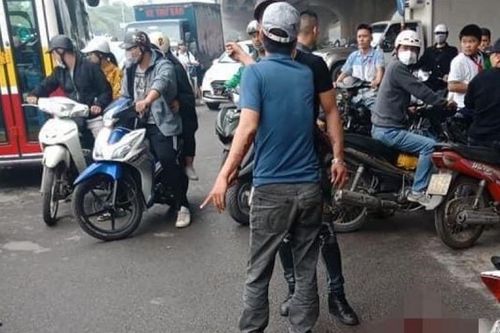 Hội LHPN Hà Nội đề nghị xử lý nghiêm kẻ chém vợ ở cầu Dậu