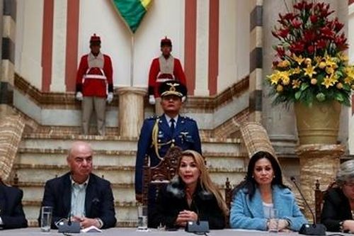 Chính phủ lâm thời Bolivia trục xuất quan chức Venezuela và Cuba