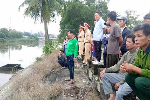 Nam sinh chết đuối khi xuống sông rửa tay