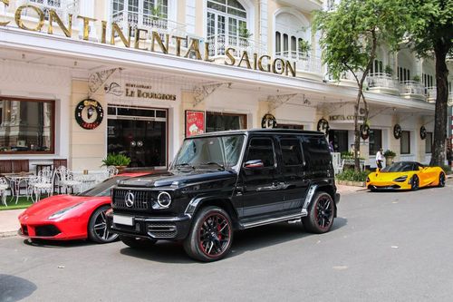 Dàn siêu xe trên đường phố trung tâm TP.HCM cuối tuần