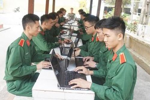 Mở rộng diện tuyển chọn gắn với hoàn thiện chính sách thu hút nhân tài